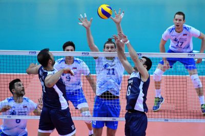 Konstantinos Stivachtis of Greece sets